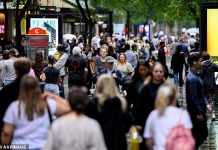 High street fashion giant to shut 33 stores with hundreds of jobs at risk