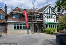 Millions renovate homes rather than moving to avoid stress and cost