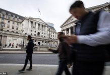 Bank of England slows £558bn debt-sell off scheme after spike in long-term gilt yields