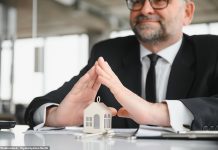 Brokers pushing borrowers to two-year mortgages, whistleblower claims