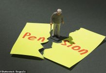 Pension withdrawals by DIY investors rise by a THIRD on Budget concerns – but experts say it’s a huge risk